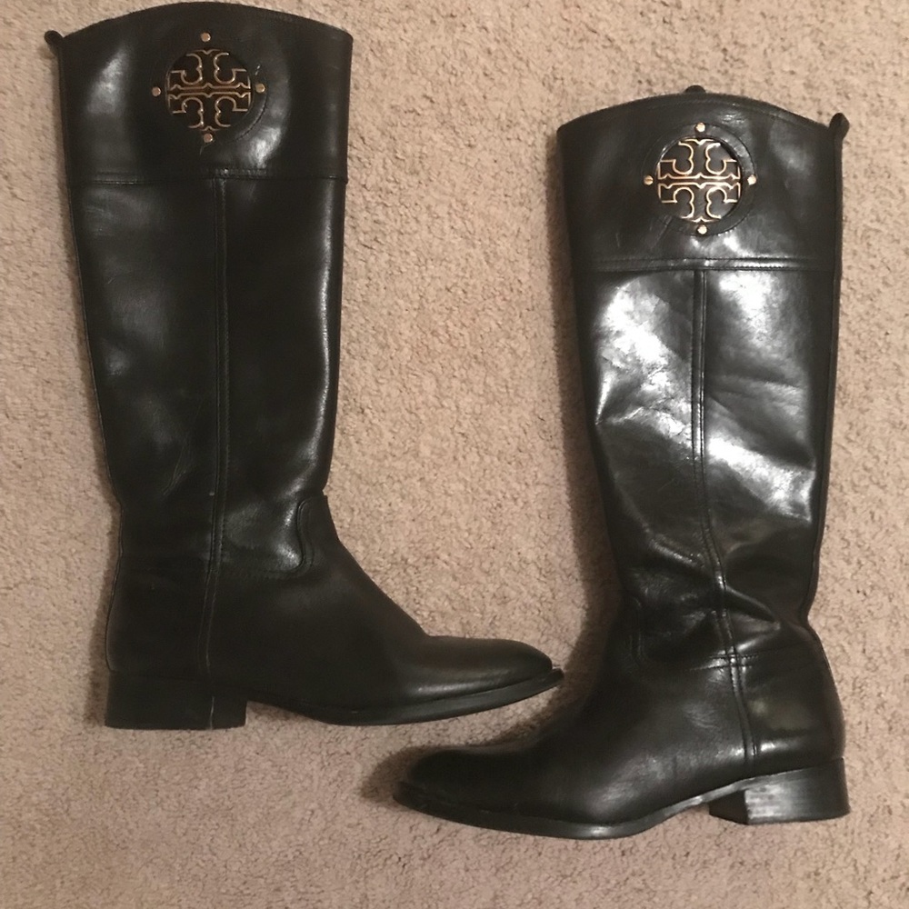 Tory Burch Kiernan Boot in Black.